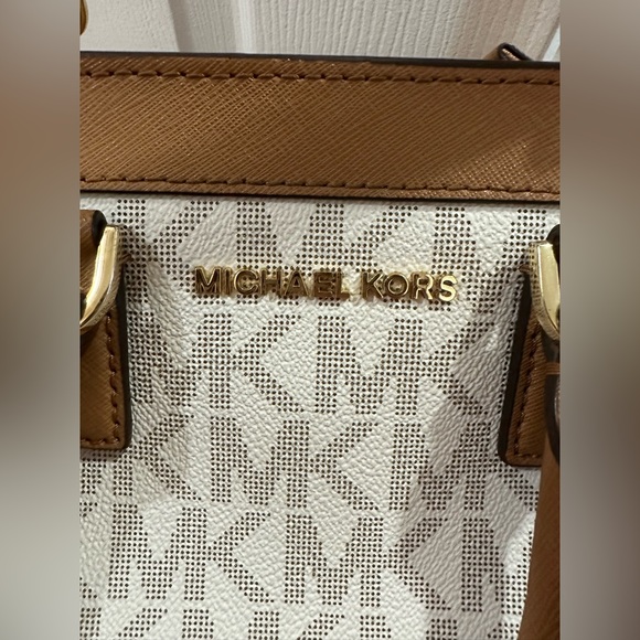 Authentic Michael Kors Purse Bag Satchel - Picture 5 of 12